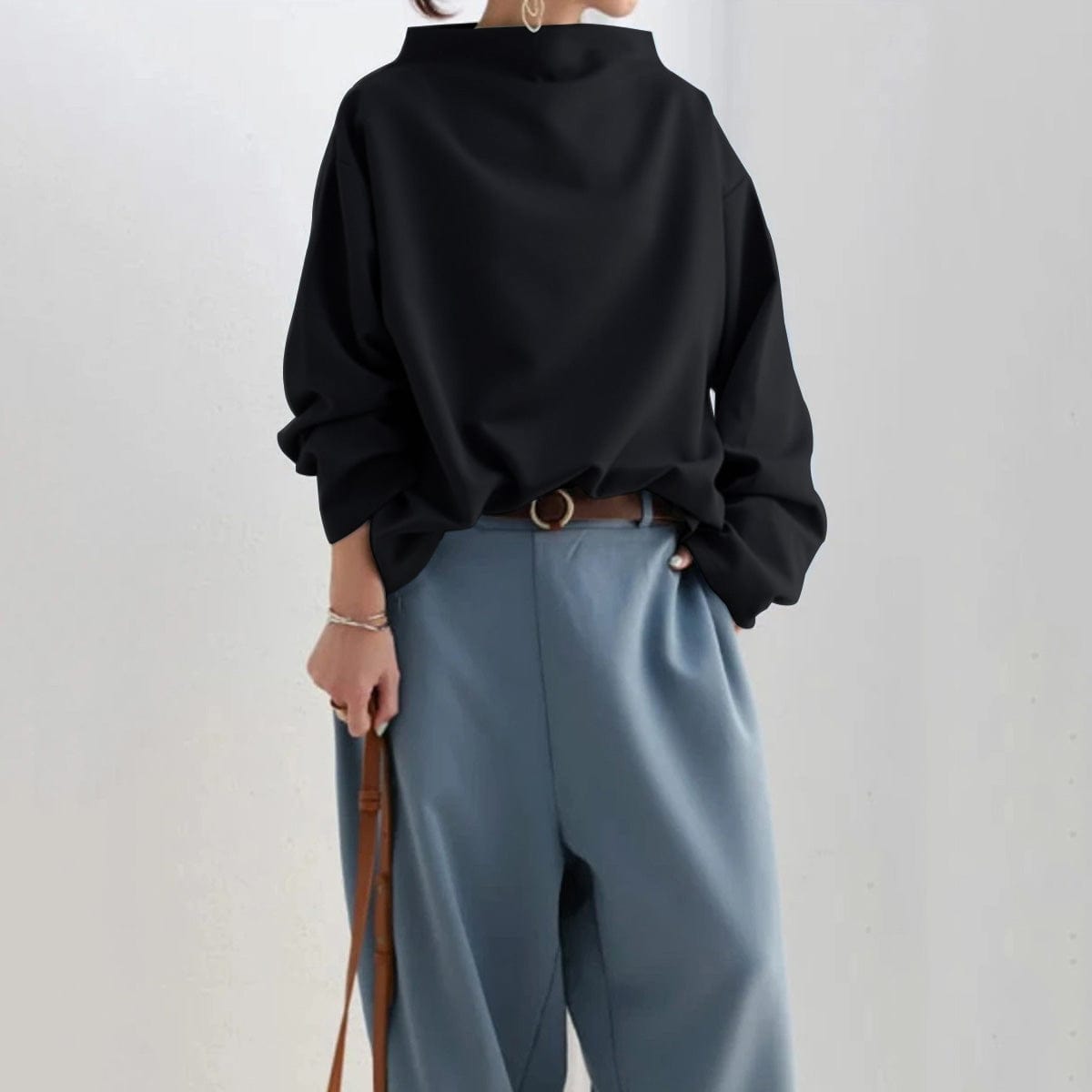 Gabriella – Chic High Neck Pullover