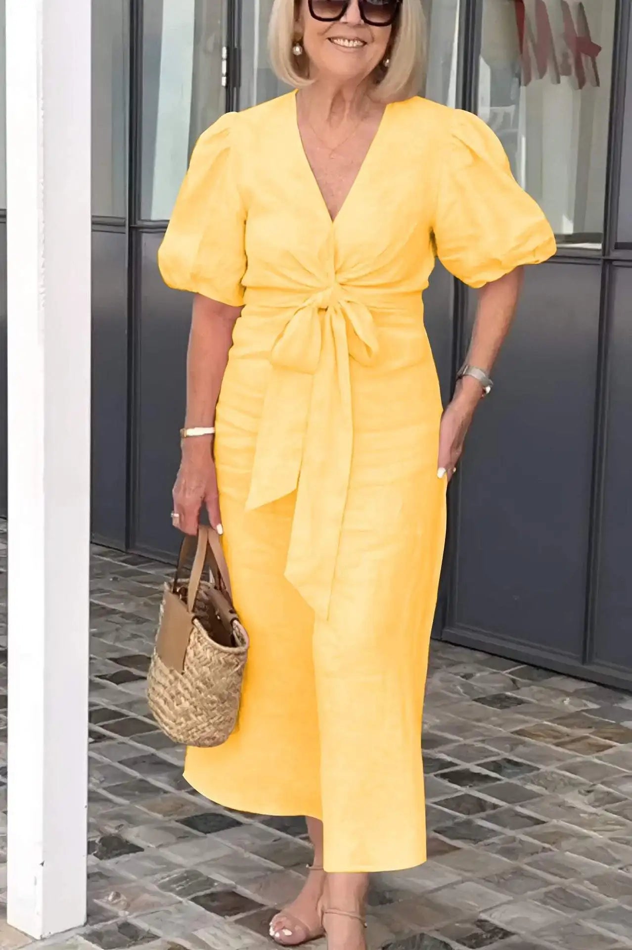 Harper – Elegant V-Neck Dress