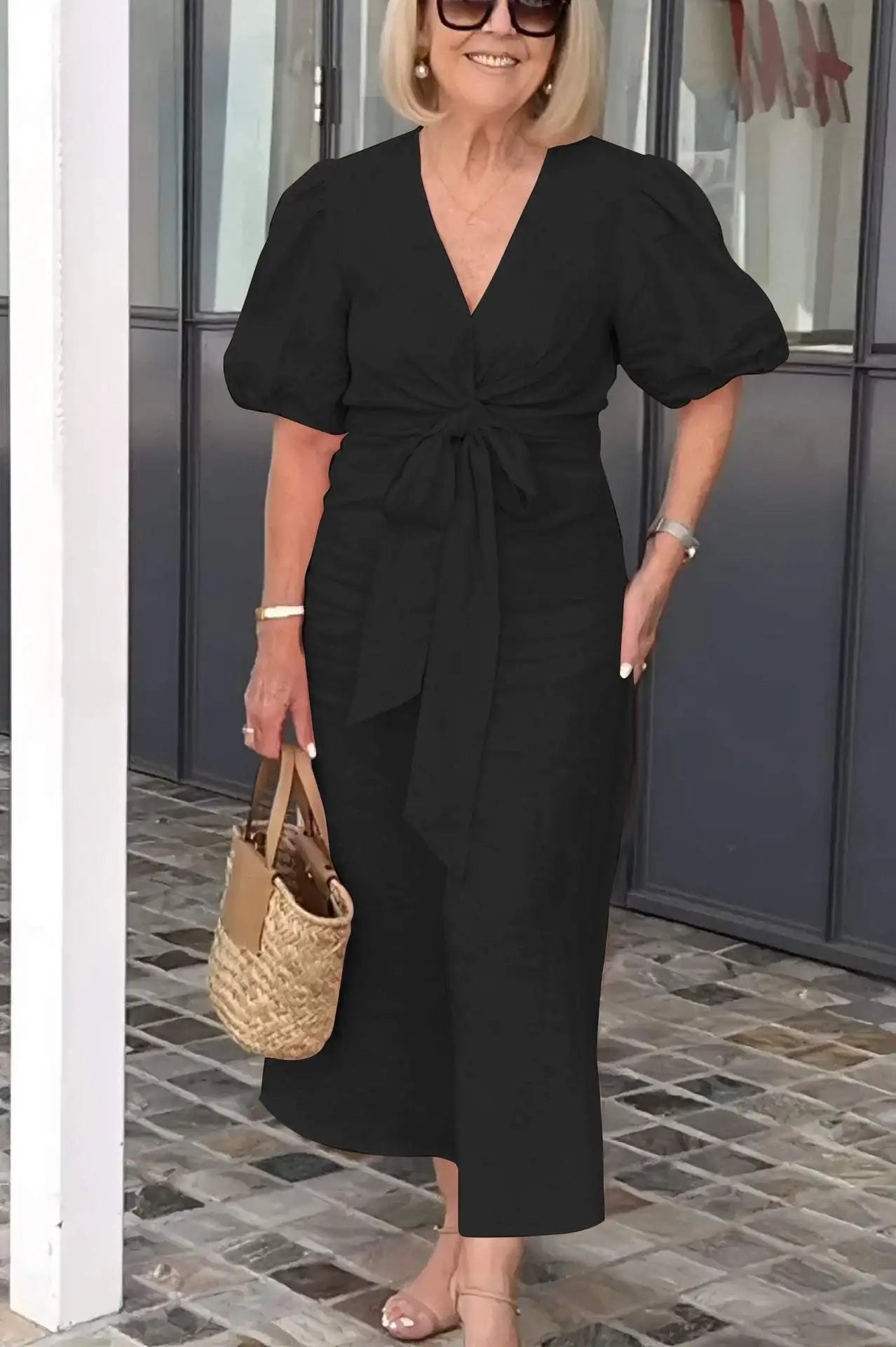 Harper – Elegant V-Neck Dress