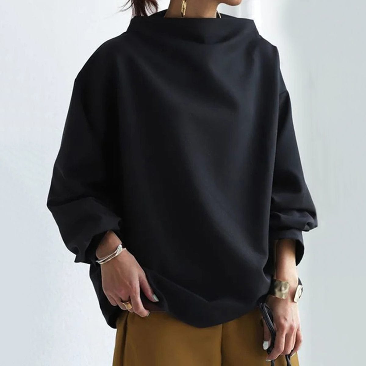 Gabriella – Chic High Neck Pullover